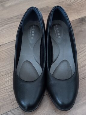 Classic Black Women's Comfort Pumps